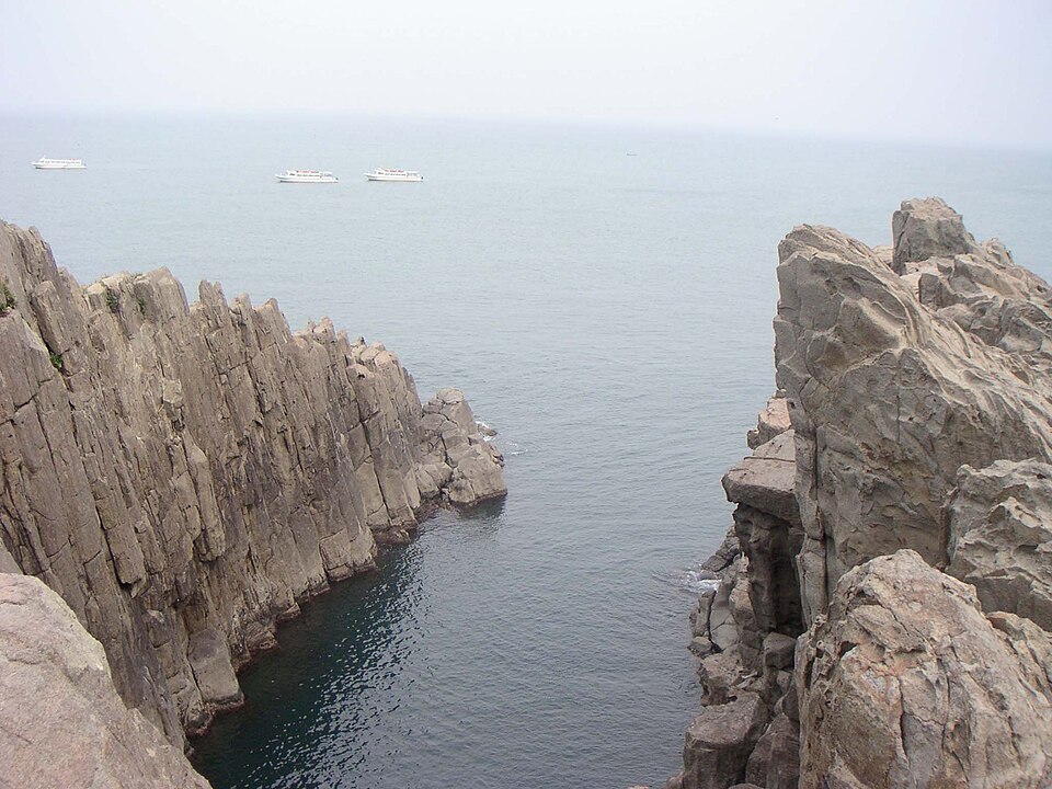 Tojinbo cliffs